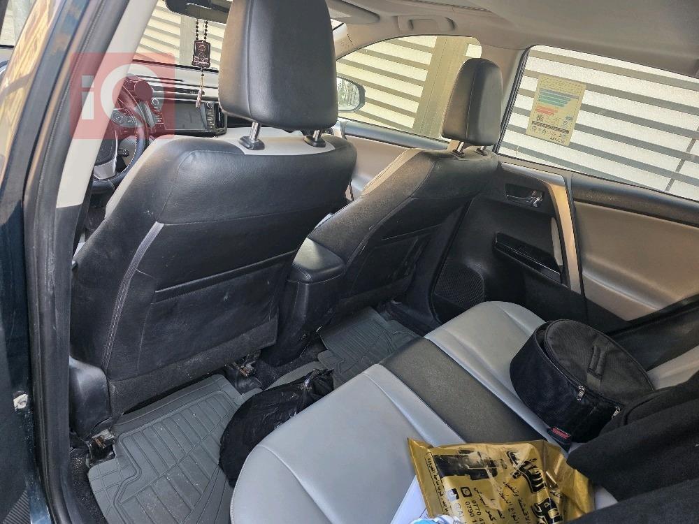 تۆیۆتا ڕاڤ 4